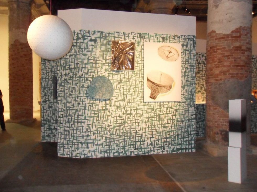 Franz West, Extroversion 8, 2000-2011, Installation im Arsenale, Biennale von Venedig 2011; Installationsfoto: Alexandra Matzner.