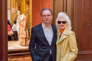 Alfred Weidinger mit Pam Hogg, Foto: © Ouriel Morgensztern, Belvedere, Wien.