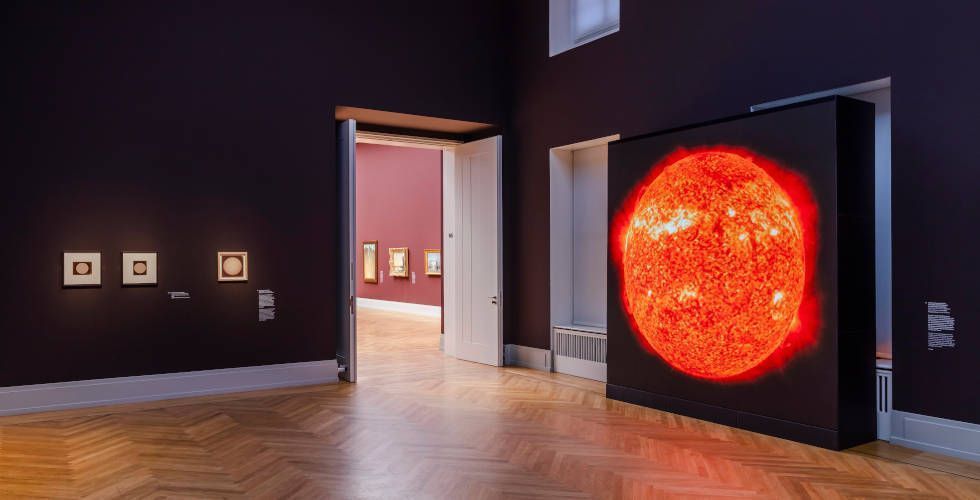 Astrofotografie und Katharina Sieverding, Installationsansicht Sonne, Museum Barberini 2023
