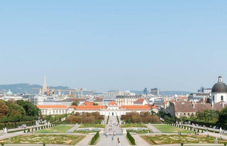 Blick vom Oberen Belvedere auf den Schlosspark, Wien
