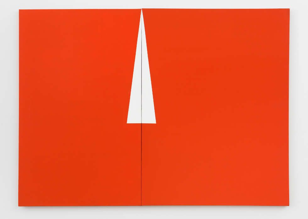 Carmen Herrera, Red with White Triangle, 1961, Acryl auf Leinwand, 121,9 x 167,6 cm (Privatsammlung, New York, © Carmen Herrera, Foto: © Kunstsammlung NRW)