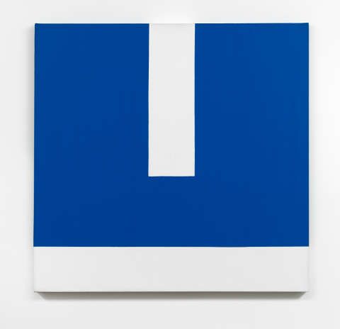 Carmen Herrera, Some Blue some White, 1992, Acryl auf Leinwand, 106,7 x 106,7 cm (Privatsammlung, © Carmen Herrera, Courtesy Lisson Gallery, Foto: © Kunstsammlung NRW)
