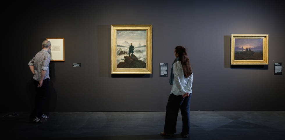 Caspar David Friedrich, Der Wanderer im Nebelmeer, Ausstellungsansicht "Caspar David Friedrich. Wo alles begann" im Kupferstich-Kabinett © Staatliche Kunstsammlungen Dresden, Foto: Klemens Renner