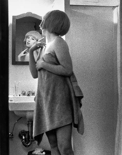 Cindy Sherman, Untitled Film Still #2, 1977, Silbergelatineabzug, 95,5 x 70 cm (KUNSTMUSEUM WOLFSBURG, Courtesy of the artist and Metro Pictures, New York)
