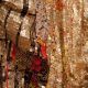 El Anatsui, In the World But Don't Know the World?, Detail, 2009, Aluminium und Kupferdraht, 1000 x 560 cm (© El Anatsui, Collection Stedelijk Museum Amsterdam und Kunstmuseum Bern, Courtesy the Artist and October Gallery, London. Photo © Jonathan Greet)
