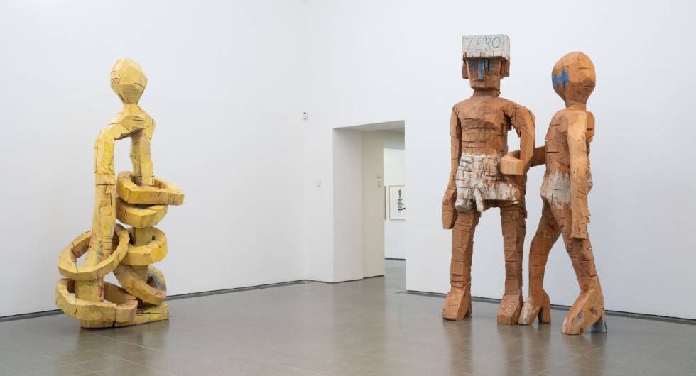 Georg Baselitz: Sculptures 2011–2015, Installationsansicht 2023 © Georg Baselitz 2023. Photo: Hugo Glendinning 2023.