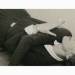 Grit Kallin-Fischer, Selbstporträt mit Zigarette, um 1928 (Bauhaus-Archiv Berlin © Bauhaus-Archiv Berlin)