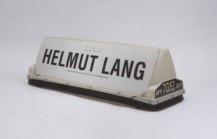 Helmut Lang, New York City Taxi Top, 2002 (HELMUT LANG ARCHIV, MAK – Museum für angewandte Kunst, MAK Inv. Nr. LNI 649 © MAK/Christian Mendez)