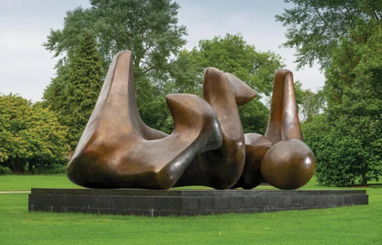 Henry Moore, Three Piece Sculpture: Vertebrae, 1968–1969, Bronze, 280 × 710 × 355 cm (Henry Moore Foundation)
