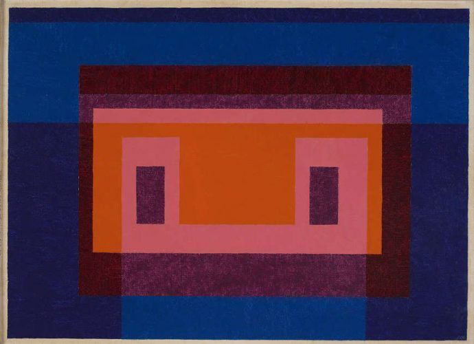 Josef Albers, Variant / Adobe, 4 Central Warm Colors Surrounded by 2 Blues, 1948 (Josef Albers Museum Quadrat Bottrop © 2017 The Josef and Anni Albers Foundation / VG Bild-Kunst)