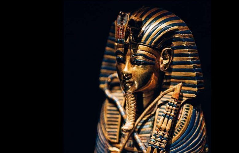 Kanopensarkophag des Tutankhamun, gewidmet an Imseti und Isis, Detail, Gold, Einlegearbeit © IMG
