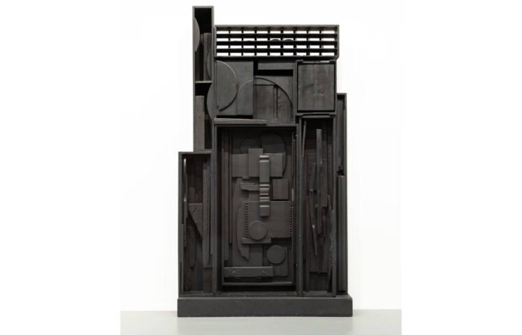 Louise Nevelson, Night Sun I, 1959 (Privatsammlung, Courtesy Gió Marconi, Mailand © VG Bild-Kunst, Bonn 2024, Foto: Fabio Mantegna)
