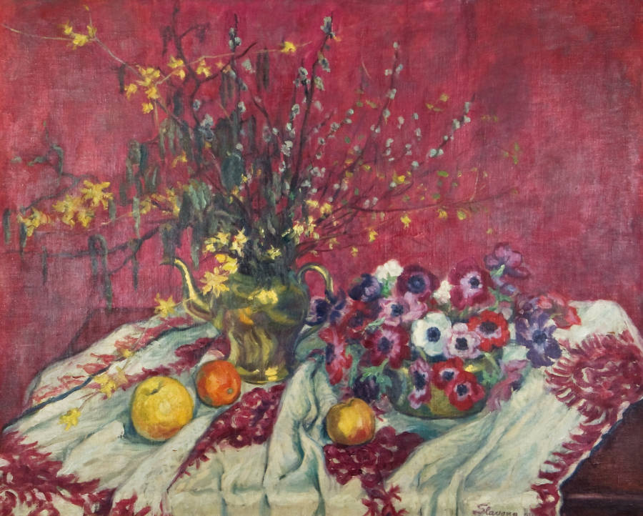 Maria Slavona, Stillleben vor rotem Hintergrund, 1911, Öl auf Leinwand, 80,5 × 100 cm (Stiftung Schlösschen im Hofgarten Wertheim)