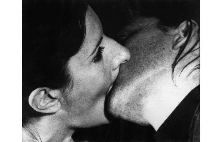Marina Abramovic & Ulay, Breathing In / Breathing Out, 1977, Video: Courtesy of the Marina Abramović Archives, LIMA Amsterdam, Foto: mumok - Museum moderner Kunst Stiftung Ludwig Wien, Schenkung aus Privatbesitz 2005 © Courtesy of the Marina Abramović Archives / Bildrecht, Wien 2022