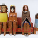 Marisol, La visita, 1964 (Museum Ludwig, Köln, © 2025, ProLitteris, Zurich, Foto: Historisches Archiv der Stadt Köln mit Rheinischem Bildarchiv, Britta Schlier)