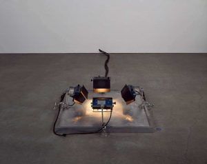 Bruce Naumann, Lighted Center Piece, 1967-68, Solomon R. Guggenheim Museum, New York, Panza Collection, Gift, 1992, Foto: David Heald © SRGE, NY © VG Bild-Kunst, Bonn 2016
