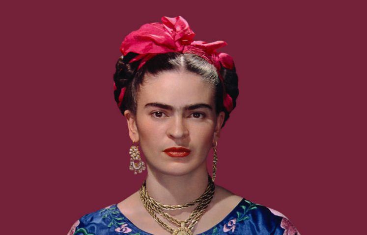 Nickolas Muray, Frida Kahlo in blauer Satinbluse, 1939 © Nickolas Muray Photo Archives