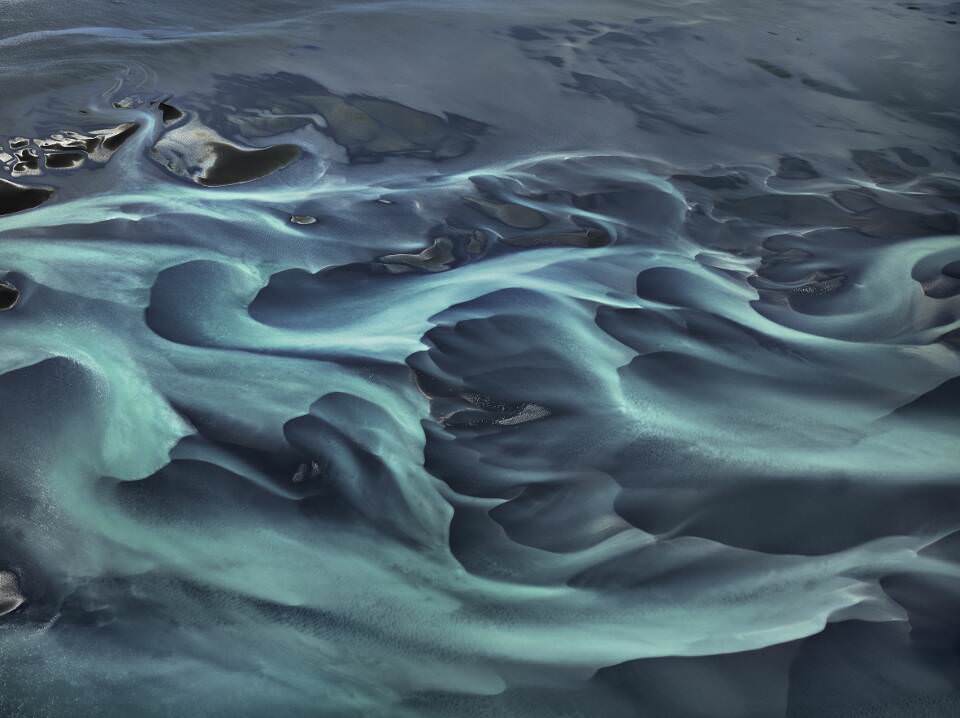 Edward Burtynsky, Olfusá River #1, Island 2012 © Edward Burtynsky, courtesy Admira, Milano / Galerie Springer Berlin.