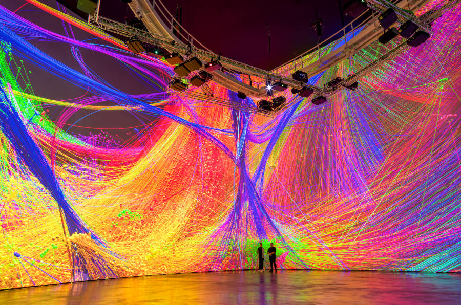 Refik Anadol Studio, Installationsansicht Living Architecture: Gehry im Museo Guggenheim Bilbao © Refik Anadol, Bilbao 2025