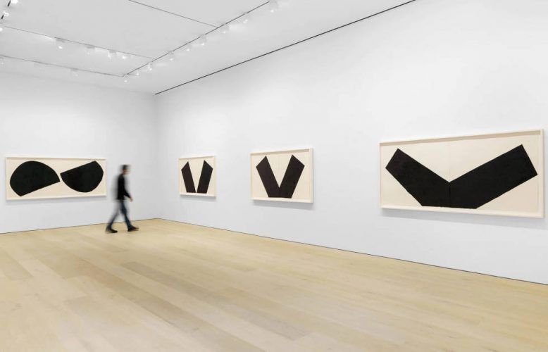 Richard Serra, Zeichnungen, Installationsansicht David Zwirner 2022 © Richard Serra & David Zwirner