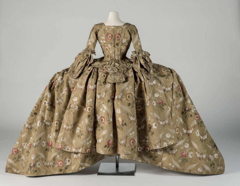 Robe und Unterrock vom Hof in Mantua,1748–1750 (Courtesy Fashion Museum Bath)