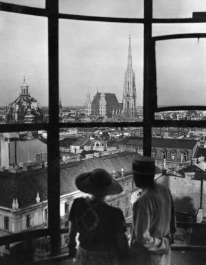 Blick vom Hochhaus in der Herrengasse, um 1935/UNGERundKLEIN GesmbH, Wien © Scherl/SZPhoto