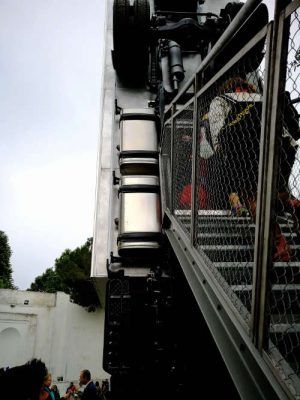 Erwin Wurm, Stand quiet and look out over the Mediterranean Sea, Aufstieg, 2016/17, Biennale 2017, Foto: Anna-Maria Matzner, ARTinWORDS