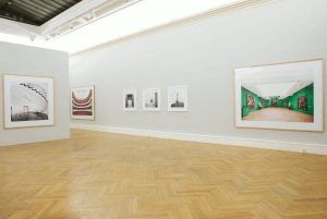 Candida Höfer Ausstellungsansicht Linz