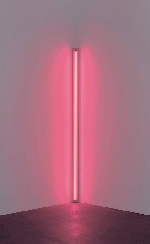 Dan Flavin, pink out of a corner (to Jasper Johns), 1963, Pinke Leuchtstoffröhre, 244 cm hoch, Photo: Billy Jim, New York © Stephen Flavin/VBK Wien, 2012
