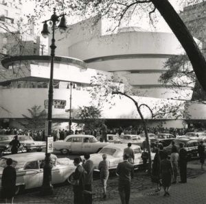 Eröffnung des Solomon R. Guggenheim Museum, New York, 21. Oktober 1959, Foto: Robert E. Mates. © Solomon R. Guggenheim Foundation, New York