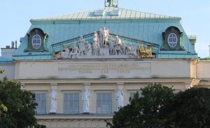 Giebelfiguren der TU Wien von Joseph Klieber, 1817-1818, Foto: Alexandra Matzner.