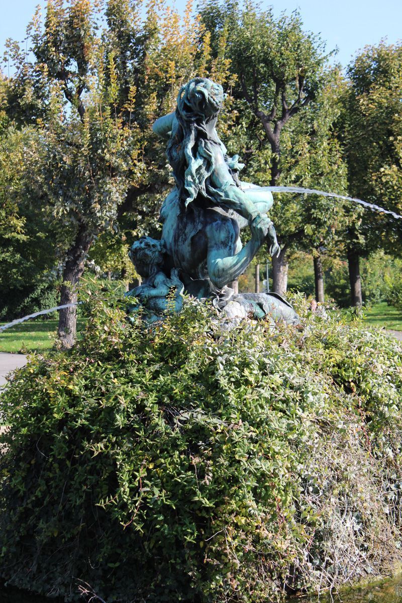 Triton- und Nymphenbrunnen von Viktor Tilgner im Volksgarten © Foto: Alexandra Matzner.