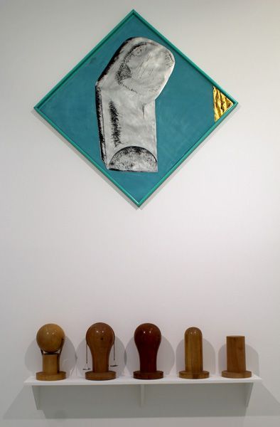 Gironcoli (oben), K.U.S.C.H., Ausstellungsansicht „Die 70er Jahre“ im MUSA 2013, Foto: Alexandra Matzner.