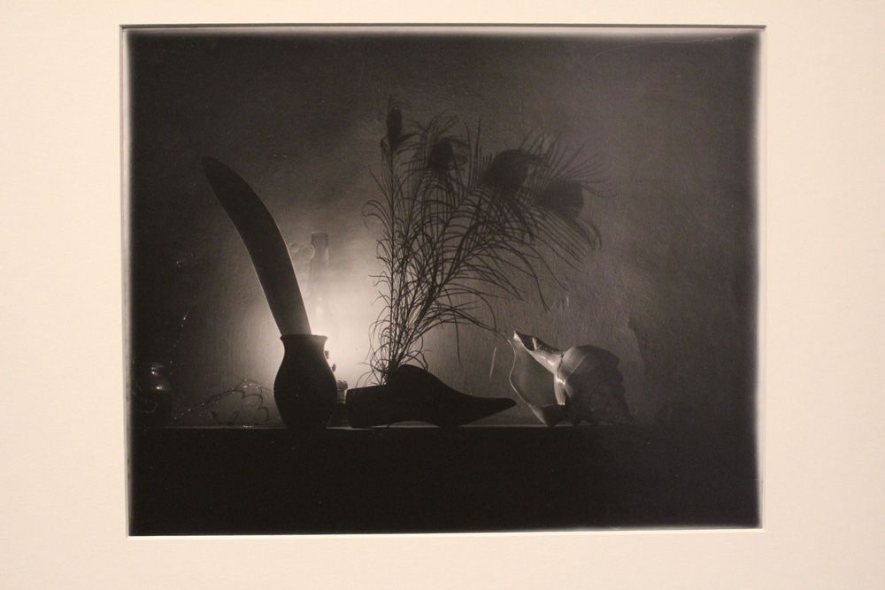 Josef Sudek, Still Life Caravaggio Night I, 1956, Silbergelatineabzug, 24 x 30 cm, Foto: Alexandra Matzner © Belvedere, Courtesy Galerie Johannes Faber