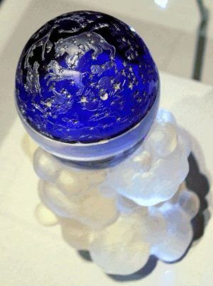 C. Fabergé, Ei „Sternbild des Zarewitsch“, 1917, Installationsansicht "Die Welt von Fabergé" im KHM 2014, Foto: Alexandra Matzner.