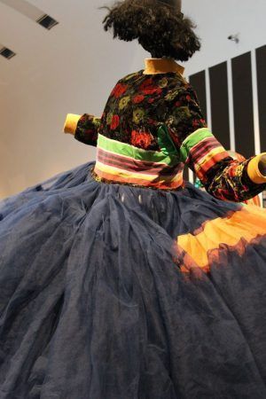 Bowery, Ausstellungsansicht: Kunsthalle Wien, Foto: Alexandra Matzner, Kostüme: Leigh Bowery, Kostümpräsentation: Klaus Mayr, Courtesy Estate of Leigh Bowery.