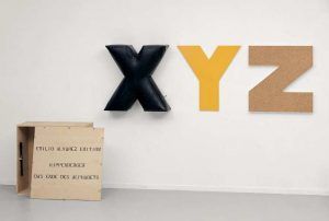 Martin Kippenberger, Das Ende des Alphabets, 1989, Friedrich Christian Flick Collection im Hamburger Bahnhof, Berlin © Estate of Martin Kippenberger, Galerie Gisela Capitain, Cologne, Foto: A. Burger, Zürich