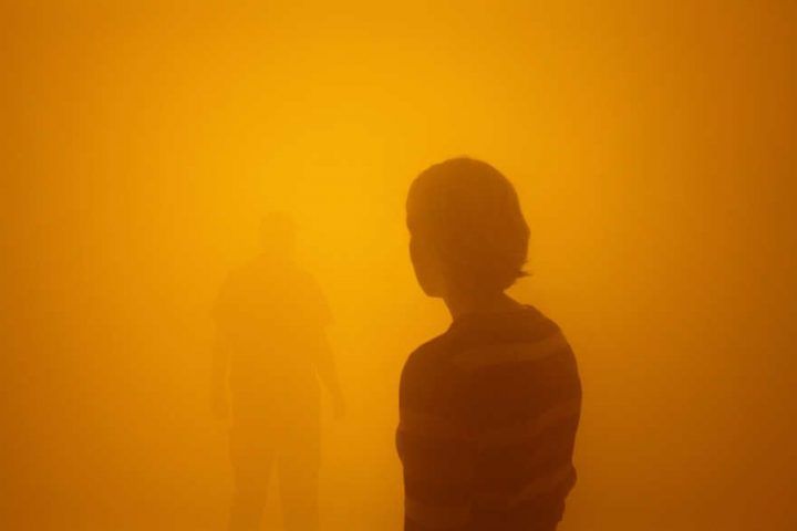 Olafur Eliasson, Der blinde Passagier / Your blind passenger (oranger Nebel), 2010, Photo Studio Olafur Eliasson © 2010 Olafur Eliasson.