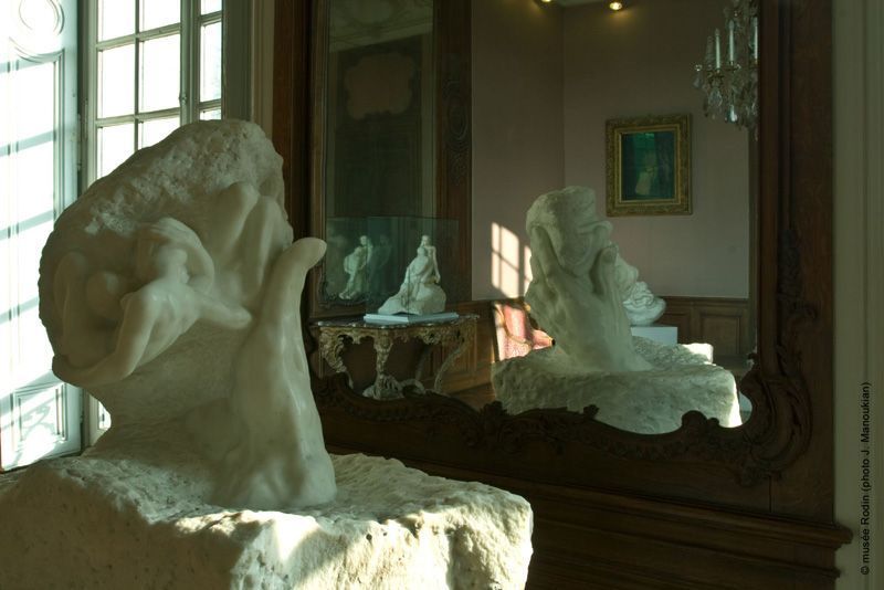 Musée Rodin, Installationsansicht mit der Hand Gottes © Musée Rodin.