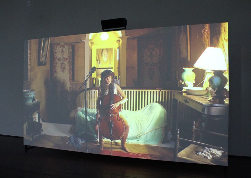 Ragnar Kjartansson, The Visitors (Cello), 2012, Still, Nine channel HD video projection, Duration: 64 minutes, Courtesy of the artist, Thyssen-Bornemisza Art Contemporary, Installationsfoto: Alexandra Matzner.