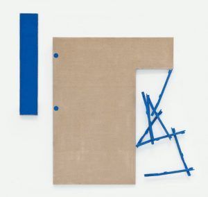 Roswitha Ennemoser, O.T., 1992, Leim/Ölgrundierung, Leinwand, Holz, 3-teilig, 110 x 20 cm, 160 x 130 cm, 118 x 55 cm, Foto: Michael Wohlschlager © MUSA.