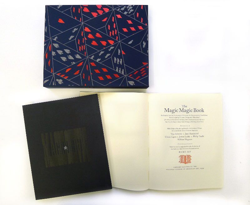 Vija Celmins, The Magic Magic Book, 1994, Künstlerbuch, Format: 26,7 x 21,6 x 3,8 cm Auflage: 300 Stück Verlegt vom Whitney Museum of American Art, New York.
